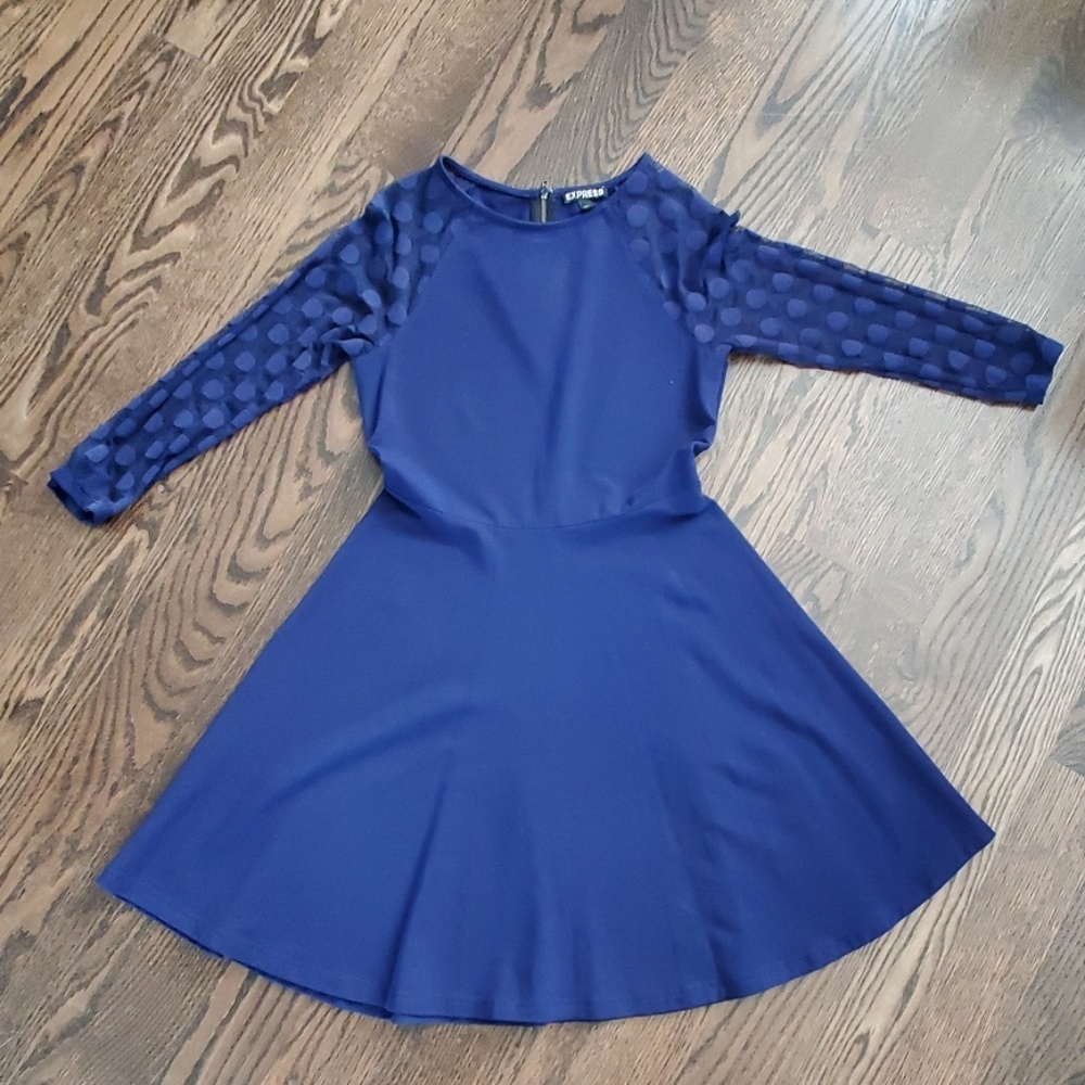 Dress - Picture 3 of 4